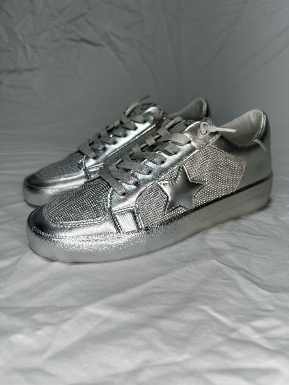🆕 Vintage Havana Dynamic Metallic Silver Star Sneakers